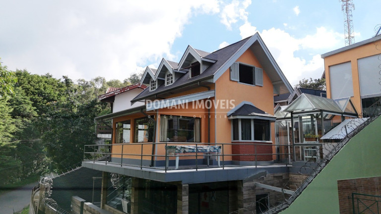 Imagem Casa com 2 Quartos à Venda, 215 m² em Região Do Toriba - Campos Do Jordão Imagem Casa com 2 Quartos à Venda, 215 m² em Região Do Toriba - Campos Do Jordão