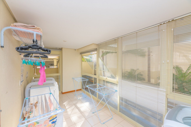Imagem Imóvel com 1 Quarto à Venda, 47 m² em Menino Deus - Porto Alegre Imagem Imóvel com 1 Quarto à Venda, 47 m² em Menino Deus - Porto Alegre