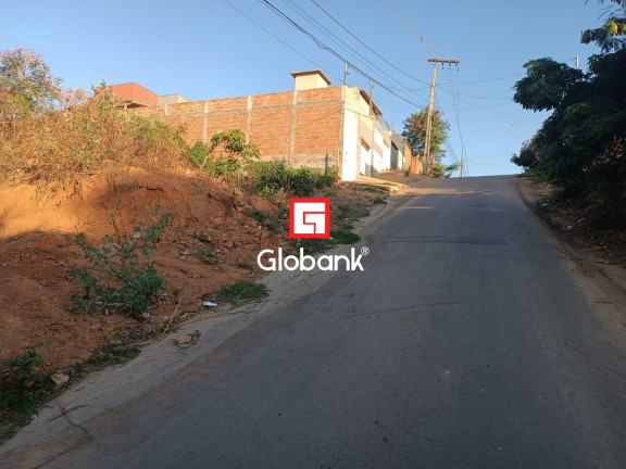 Terreno à Venda, 180 m² em Santa Rafaela - Montes Claros