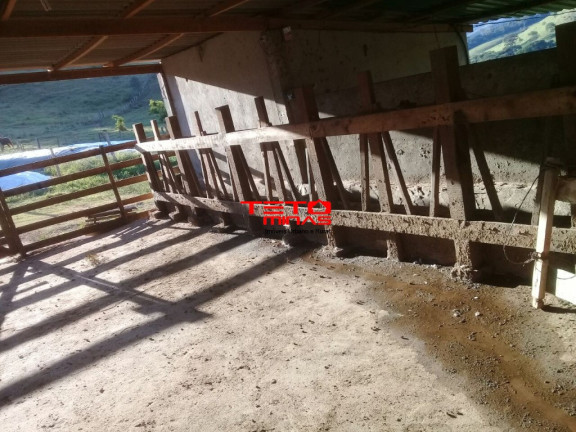 Imagem Imóvel com 2 Quartos à Venda, 146 m² em Zona Rural Carmo De Minas - Carmo De Minas Imagem Imóvel com 2 Quartos à Venda, 146 m² em Zona Rural Carmo De Minas - Carmo De Minas