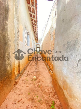 Imagem Casa com 3 Quartos à Venda, 277 m² em Centro - Birigui