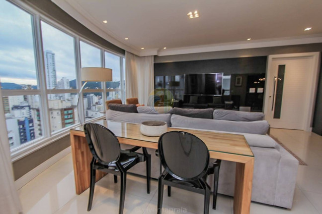 Imagem Apartamento com 3 Quartos à Venda,  em Centro - Balneário Camboriú