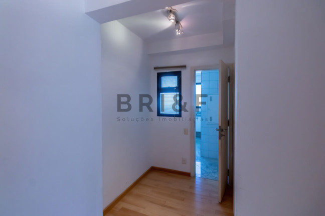 Imagem Apartamento com 3 Quartos para Alugar, 240 m² em Itaim Bibi - São Paulo