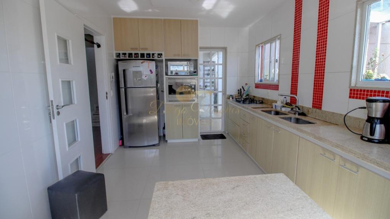 Imagem Casa com 3 Quartos à Venda, 337 m² em Tijuca - Teresópolis Imagem Casa com 3 Quartos à Venda, 337 m² em Tijuca - Teresópolis