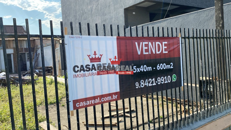 Terreno à Venda,  em Piçarras - Guaratuba