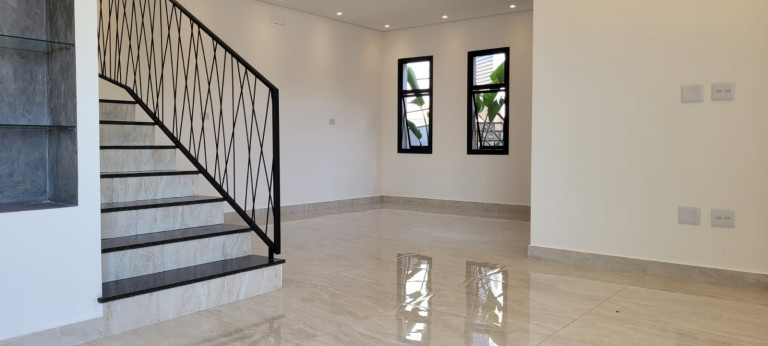 Imagem Sobrado com 4 Quartos à Venda, 200 m² em Villas Do Jaguari - Santana De Parnaíba
