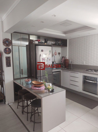 Imagem Apartamento com 3 Quartos à Venda, 121 m² em Centro - Florianópolis Imagem Apartamento com 3 Quartos à Venda, 121 m² em Centro - Florianópolis