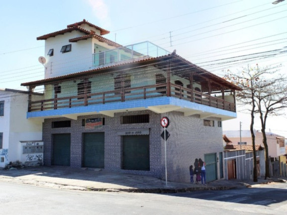 Casa com 5 Quartos à Venda, 180 m² em Industrial - Contagem