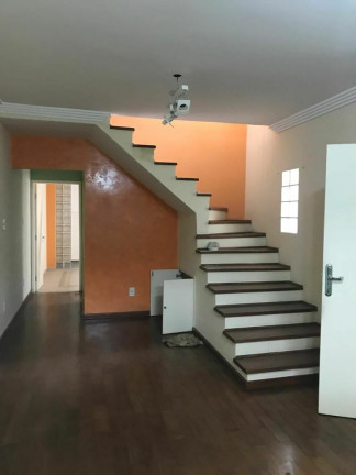 Imagem Sobrado com 5 Quartos à Venda, 220 m² em Vila Curuçá - Santo André