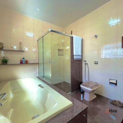 Imagem Casa com 4 Quartos à Venda, 298 m²