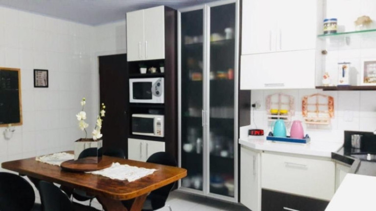 Imagem Casa com 3 Quartos à Venda, 300 m² em Interlagos - São Paulo