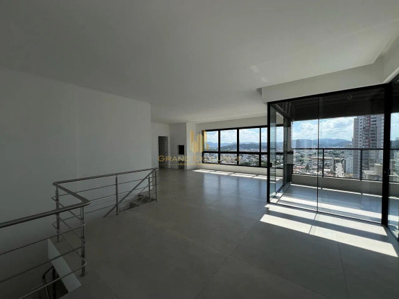 Imagem Cobertura com 4 Quartos à Venda, 264 m² em Centro - Balneário Camboriú