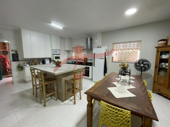 Casa com 3 Quartos à Venda,  em Residencial Portal Da Mantiqueira - Taubaté