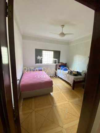Imagem Imóvel com 3 Quartos à Venda, 2.800 m² em Franca - Franca Imagem Imóvel com 3 Quartos à Venda, 2.800 m² em Franca - Franca