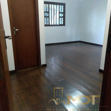Imagem Casa com 2 Quartos à Venda, 110 m² em Saraiva - Betim