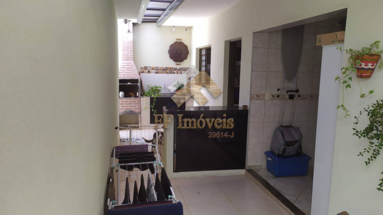 Imagem Casa com 4 Quartos à Venda, 250 m² em São Carlos