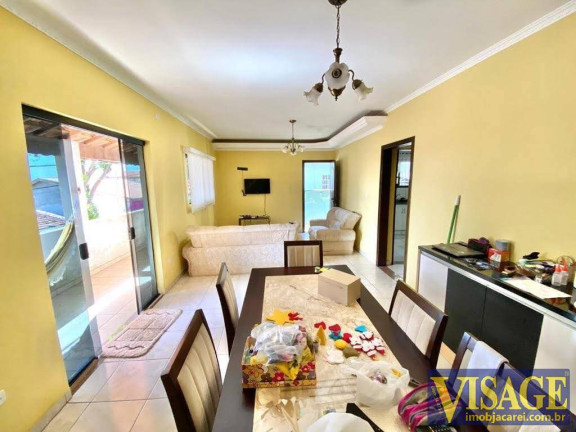 Casa com 3 Quartos à Venda,  em Jd. Bela Vista - Jacareí