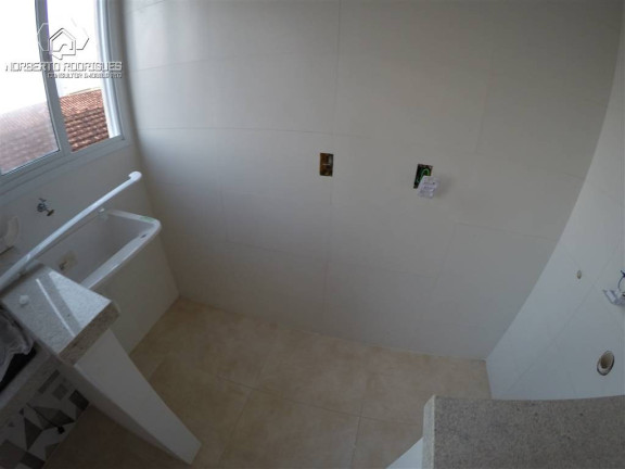 Imagem Casa com 2 Quartos à Venda, 81 m² em Guilhermina - Praia Grande