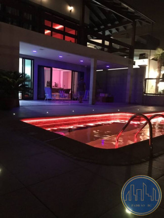 Imagem Casa com 4 Quartos para Temporada, 380 m² em Estaleiro - Balneário Camboriú Imagem Casa com 4 Quartos para Temporada, 380 m² em Estaleiro - Balneário Camboriú