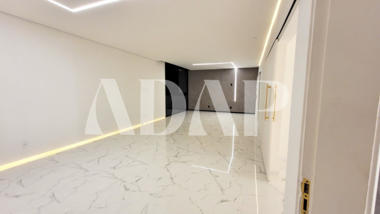 Imagem Casa com 5 Quartos à Venda, 1.485 m² em Barra Da Tijuca - Rio De Janeiro Imagem Casa com 5 Quartos à Venda, 1.485 m² em Barra Da Tijuca - Rio De Janeiro