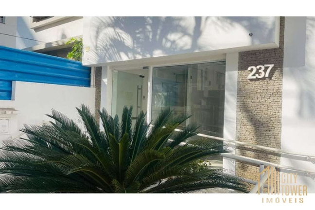 Sala Comercial à Venda, 194 m² em Vila Nova Conceição - São Paulo