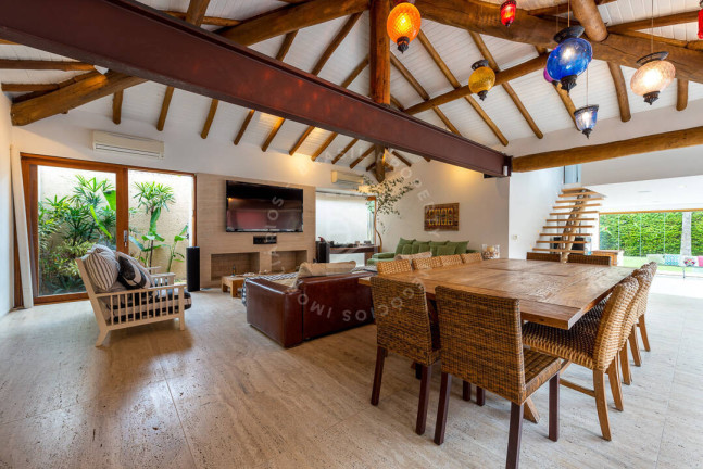 Imagem Casa com 4 Quartos à Venda, 267 m² em Maresias - São Sebastião Imagem Casa com 4 Quartos à Venda, 267 m² em Maresias - São Sebastião