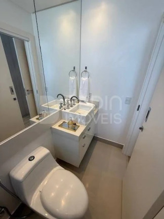 Imagem Apartamento com 3 Quartos à Venda, 135 m² em Centro - Balneário Camboriú Imagem Apartamento com 3 Quartos à Venda, 135 m² em Centro - Balneário Camboriú