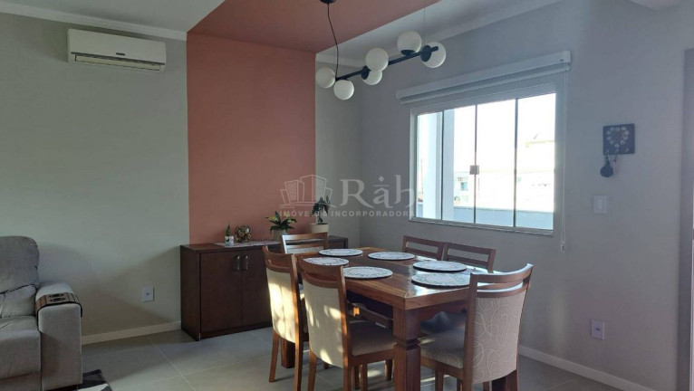 Imagem Sobrado com 3 Quartos à Venda, 198 m² em Centro - Camboriú