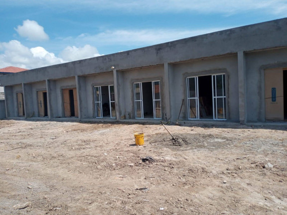Casa de Condomínio com 2 Quartos à Venda, 60 m² em Golfinho - Caraguatatuba