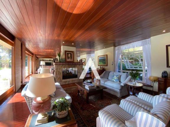 Imagem Casa com 8 Quartos à Venda, 1.776 m² em Albuquerque - Teresópolis