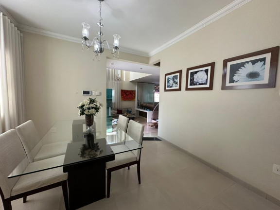 Imagem Casa com 4 Quartos à Venda, 372 m² em Cabral - Contagem Imagem Casa com 4 Quartos à Venda, 372 m² em Cabral - Contagem