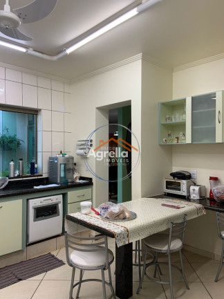 Imagem Casa com 4 Quartos à Venda, 320 m² em Jardim Santa Helena - Mogi Mirim Imagem Casa com 4 Quartos à Venda, 320 m² em Jardim Santa Helena - Mogi Mirim