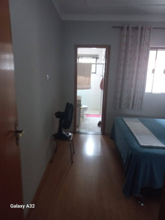 Imagem Casa com 3 Quartos à Venda, 130 m² em Jardim Petrópolis - Arapongas Imagem Casa com 3 Quartos à Venda, 130 m² em Jardim Petrópolis - Arapongas