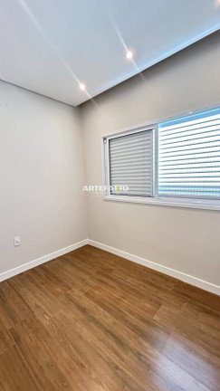 Imagem Casa com 3 Quartos à Venda, 250 m²
