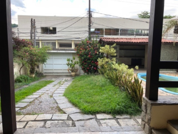 Imagem Casa com 4 Quartos à Venda, 400 m² em São Francisco - Niterói Imagem Casa com 4 Quartos à Venda, 400 m² em São Francisco - Niterói