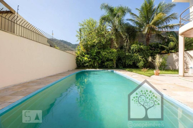 Imagem Casa com 5 Quartos à Venda, 330 m² em Itacorubi - Florianópolis Imagem Casa com 5 Quartos à Venda, 330 m² em Itacorubi - Florianópolis