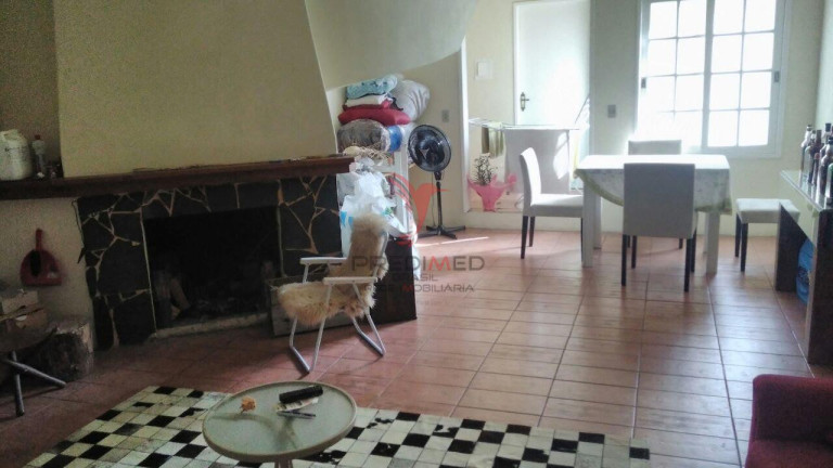 Imagem Casa com 8 Quartos à Venda, 200 m² em Centro - Pelotas