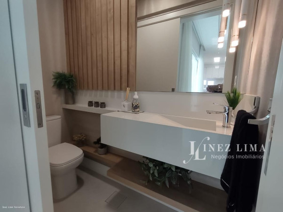 Imagem Imóvel com 3 Quartos à Venda, 120 m² em Meia Praia - Itapema