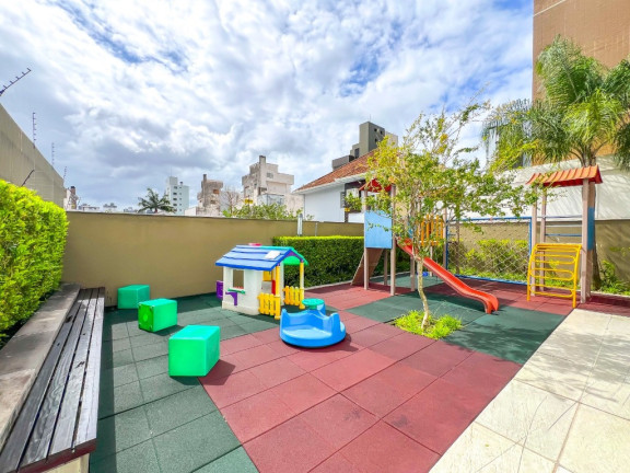 Imagem Imóvel com 4 Quartos à Venda, 304 m² em Petrópolis - Porto Alegre Imagem Imóvel com 4 Quartos à Venda, 304 m² em Petrópolis - Porto Alegre
