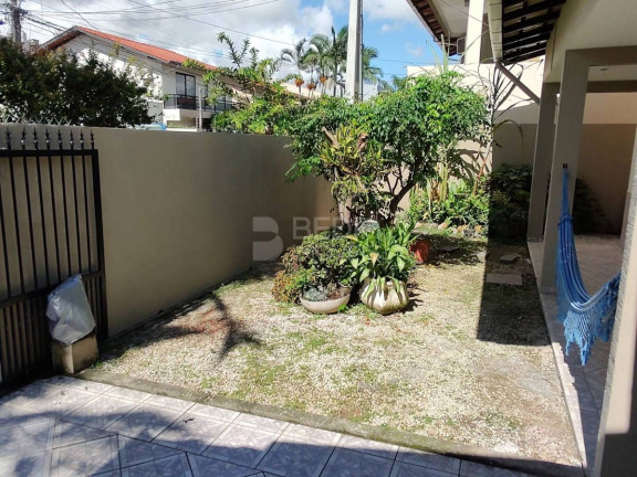 Imagem Casa com 3 Quartos à Venda, 198 m² em Centro - Balneário Camboriú Imagem Casa com 3 Quartos à Venda, 198 m² em Centro - Balneário Camboriú