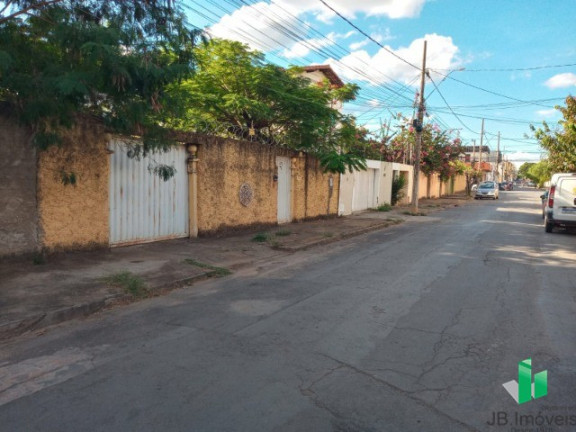 Imagem Casa com 2 Quartos à Venda, 65 m² em Todos Os Santos - Montes Claros