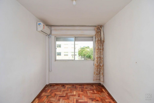 Imagem Imóvel com 1 Quarto à Venda, 38 m² em Cristal - Porto Alegre Imagem Imóvel com 1 Quarto à Venda, 38 m² em Cristal - Porto Alegre