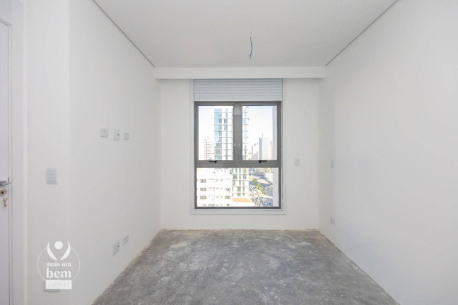 Imagem Apartamento com 2 Quartos à Venda, 72 m² em Centro - Curitiba