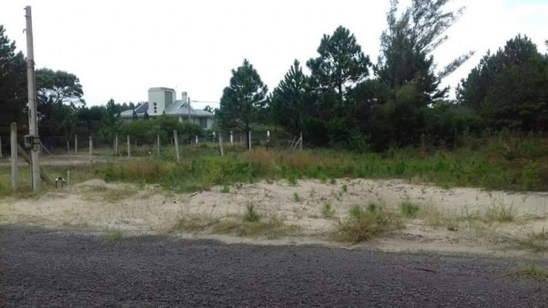 Imagem Terreno à Venda, 300 m² em Capão Da Canoa Imagem Terreno à Venda, 300 m² em Capão Da Canoa