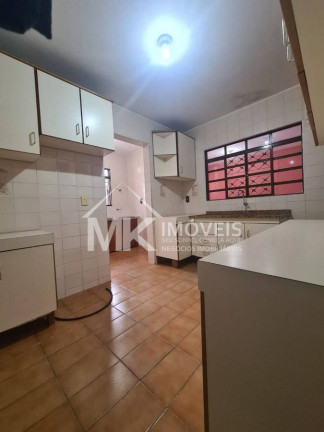 Imagem Casa com 3 Quartos à Venda, 220 m² em Capão Da Imbuia - Curitiba