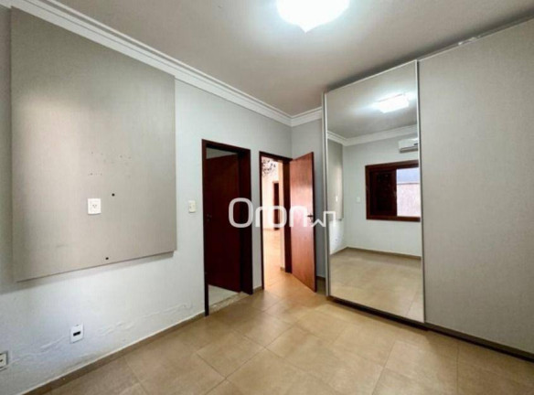 Imagem Sobrado com 5 Quartos à Venda, 387 m² em Portal Do Sol Ii - Goiânia