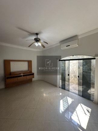 Imagem Sobrado com 4 Quartos à Venda, 293 m² em Vila Mano - Ourinhos