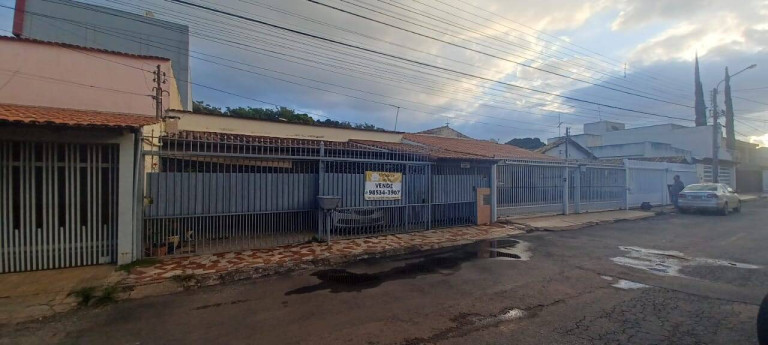 Casa com 6 Quartos à Venda,  em Guará Ii - Brasília