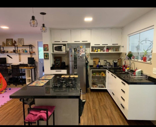 Imagem Casa com 3 Quartos à Venda, em Quitandinha - Petrópolis Imagem Casa com 3 Quartos à Venda, em Quitandinha - Petrópolis