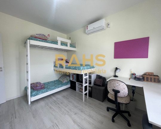 Imagem Casa com 3 Quartos à Venda, 150 m² em São Marcos - Joinville